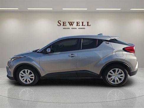 Used 2019 Toyota C-HR LE image 2