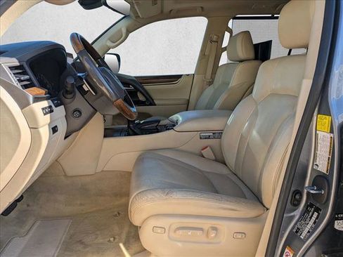 Used 2017 Lexus LX 570 4WD image 18