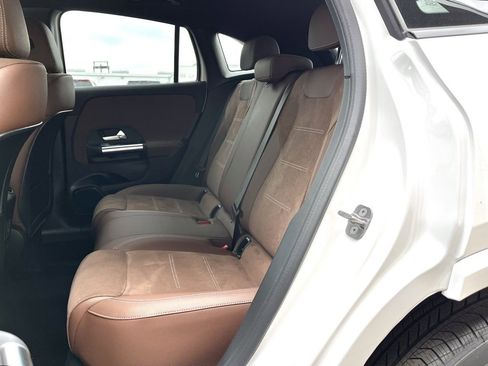 Certified 2025 Mercedes-Benz GLA 250 4MATIC image 3