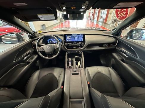 Certified 2024 Toyota Grand Highlander AWD Hybrid image 12