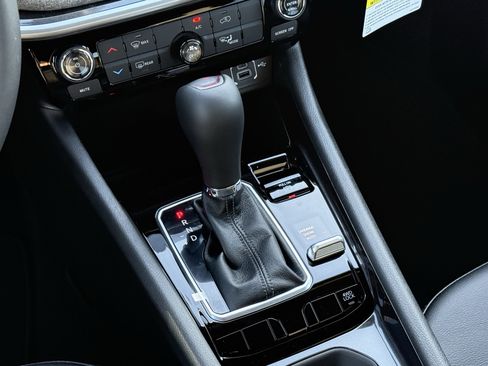 New 2026 Jeep Compass Latitude image 15