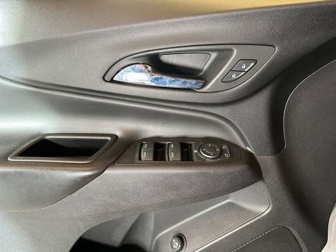 Used 2021 Chevrolet Equinox LT AWD/4WD image 19