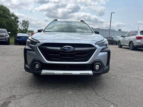 Used 2024 Subaru Outback Limited AWD/4WD image 2