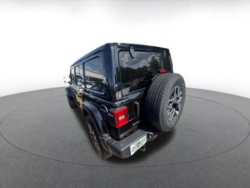 Used 2025 Jeep Wrangler Sahara AWD/4WD image 8