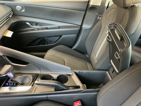 New 2026 Hyundai Elantra SE FWD image 12