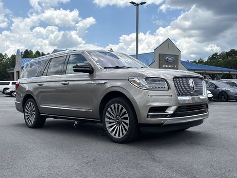 Used 2020 Lincoln Navigator L Reserve w/ Luxury Package AWD/4WD image 25