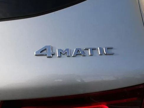 Used 2021 Mercedes-Benz GLC 300 4MATIC image 21