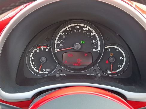 Used 2013 Volkswagen Beetle 2.5 FWD image 23