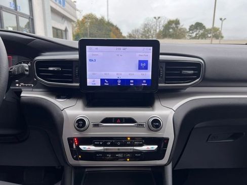 Used 2023 Ford Explorer XLT w/ Equipment Group 202A image 14