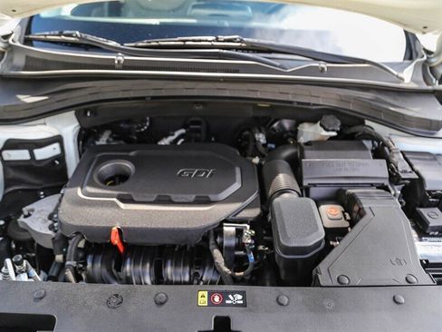 Used 2020 Hyundai Santa Fe SE image 32