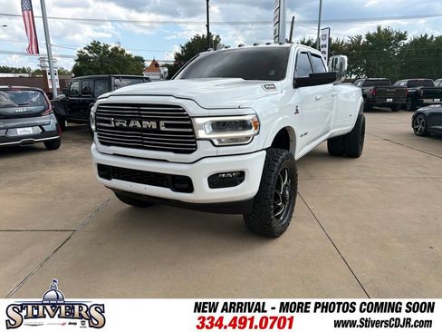 Used 2022 RAM 3500 Laramie AWD/4WD image 4