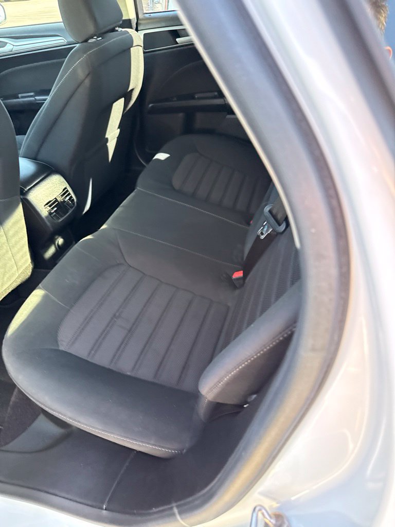 Used 2020 Ford Fusion SE FWD image 13