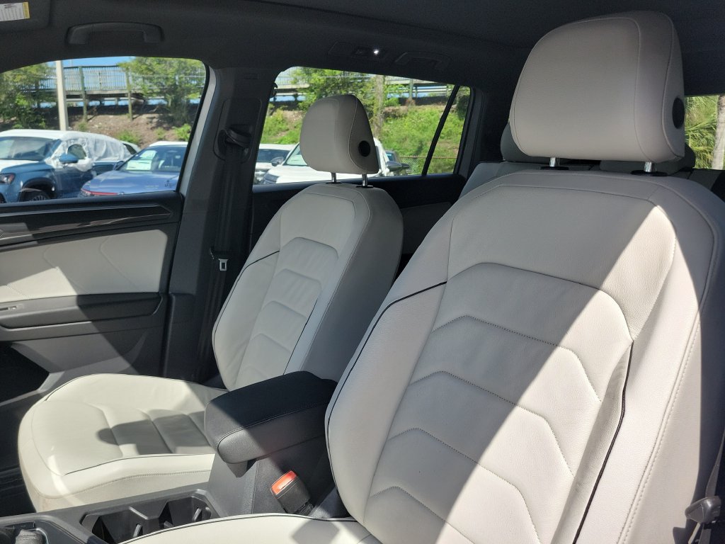 Used 2020 Volkswagen Tiguan SEL Premium R-Line w/ 3rd Row Seat Package AWD/4WD image 23