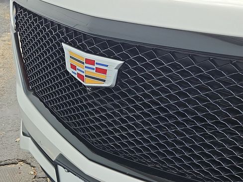Certified 2024 Cadillac Escalade Sport w/ LPO, Floor Liner Package AWD/4WD image 9