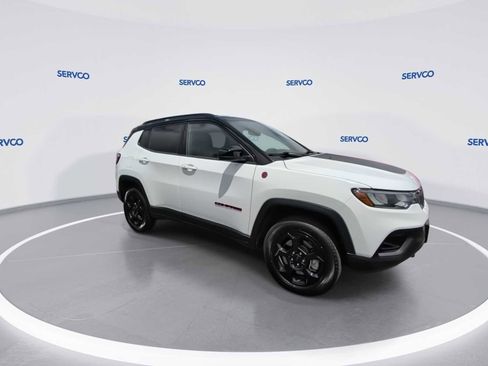 Used 2024 Jeep Compass Trailhawk AWD/4WD image 2