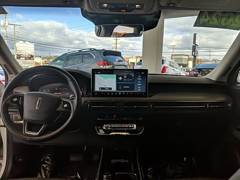 Used 2024 Lincoln Corsair Reserve w/ Equipment Group 201A image 12