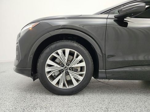Used 2023 Audi Q4 e-tron Premium Plus w/ Premium Plus image 16