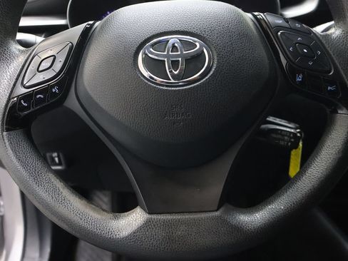 Used 2020 Toyota C-HR LE FWD image 18