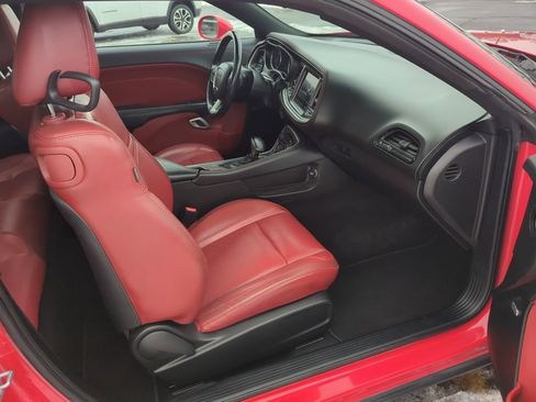 Used 2021 Dodge Challenger SXT w/ Plus Package image 21