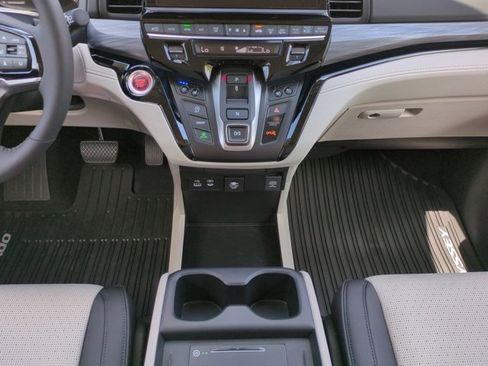 New 2026 Honda Odyssey Elite image 17