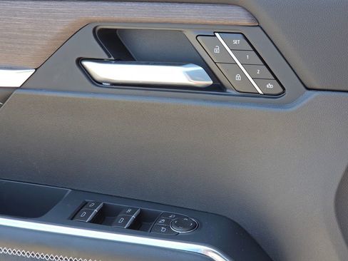 New 2026 GMC Acadia Denali w/ Super Cruise Package FWD image 27