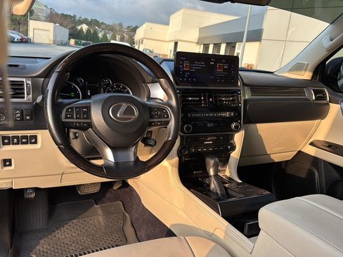 Used 2022 Lexus GX 460 Premium w/ Premium Package image 16