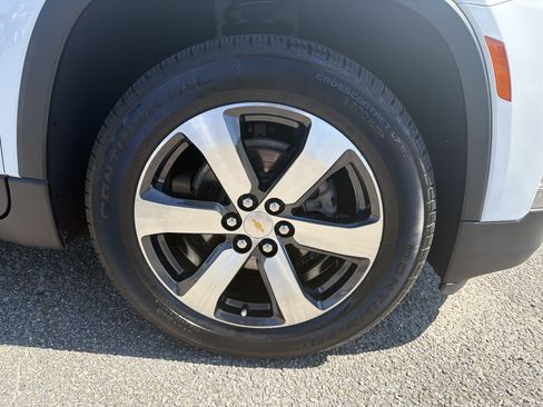Certified 2023 Chevrolet Traverse LT w/ LT Premium Package FWD image 13