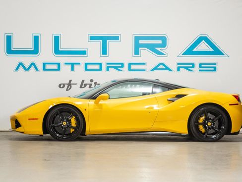 Used 2016 Ferrari 488 GTB RWD image 7