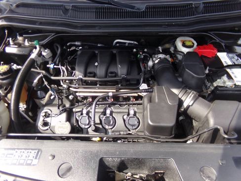 Used 2018 Ford Explorer XLT w/ Equipment Group 202A image 40