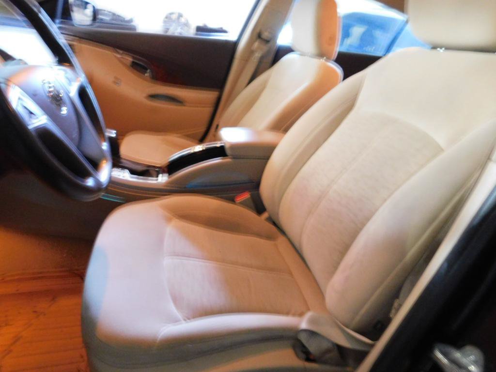 Used 2013 Buick LaCrosse FWD image 10