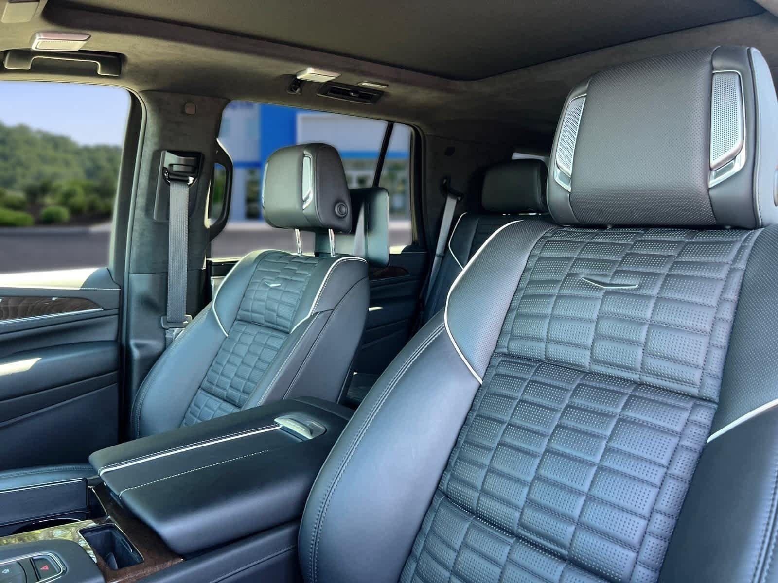 Certified 2024 Cadillac Escalade Sport Platinum w/ LPO, ONYX Package AWD/4WD image 13