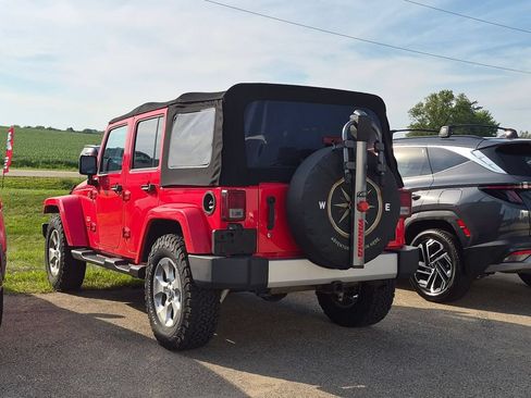 Used 2013 Jeep Wrangler Unlimited Sahara w/ Dual Top Group AWD/4WD image 4