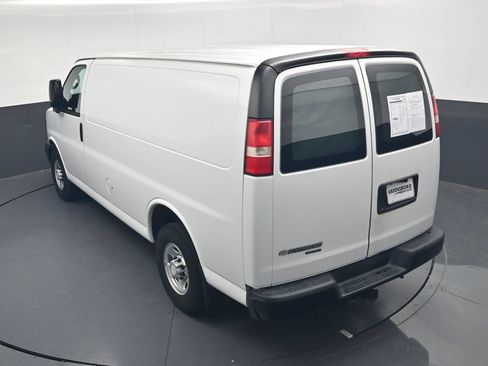 Used 2016 Chevrolet Express 2500 RWD image 38