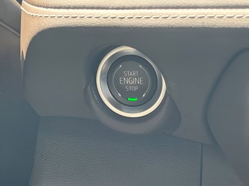 Used 2025 Chevrolet Tahoe LT AWD/4WD image 25