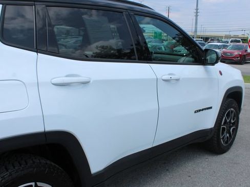 Used 2025 Jeep Compass Trailhawk w/ Trailhawk Convenience Group AWD/4WD image 45