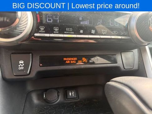 Used 2019 Toyota RAV4 XLE w/ Carpet Mat Package AWD/4WD image 31