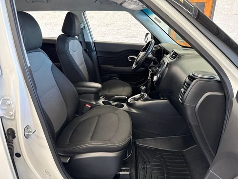 Used 2018 Kia Soul + FWD image 48