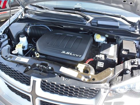 Used 2019 Dodge Grand Caravan GT image 32