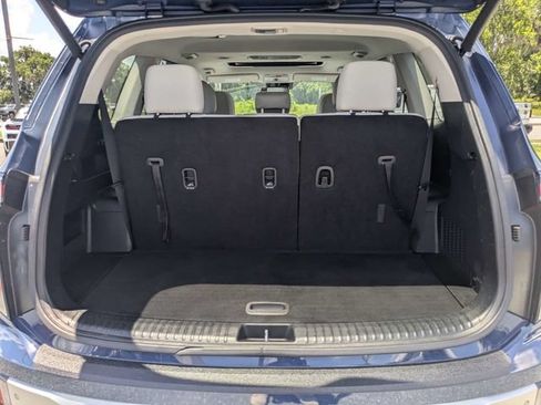 Used 2022 Kia Telluride SX w/ Towing Package FWD image 12