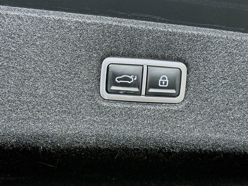 Used 2024 Hyundai Ioniq 6 SEL RWD image 31