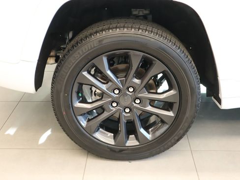 New 2026 Jeep Grand Cherokee Limited image 21