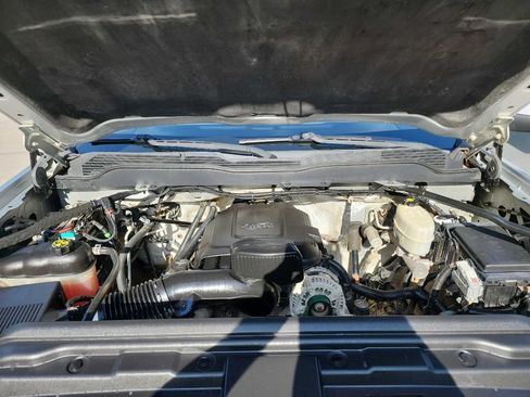 Used 2017 Chevrolet Silverado 2500 LT AWD/4WD image 39