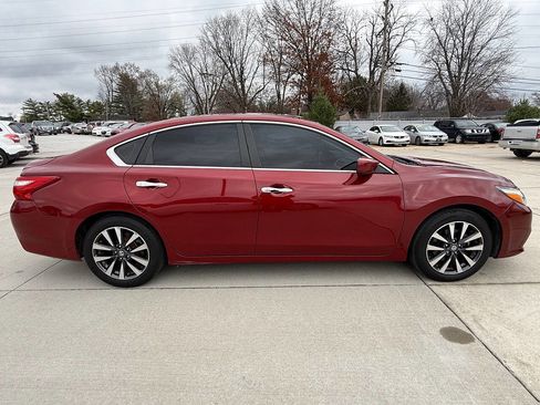 Used 2017 Nissan Altima 2.5 SV image 5
