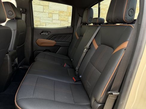 Used 2024 GMC Canyon AT4 w/ Technology Package AWD/4WD image 29
