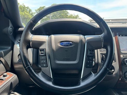 Used 2017 Ford Expedition Platinum RWD image 35