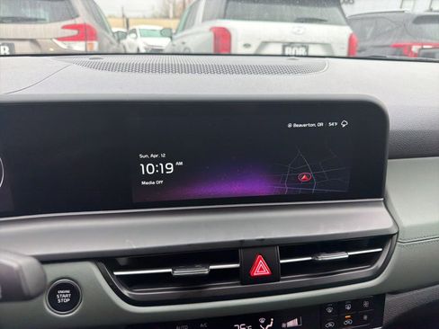 Certified 2024 Kia Seltos SX image 8