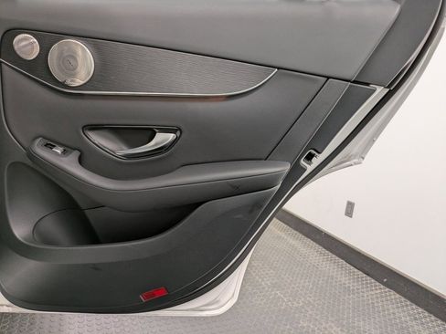 Used 2021 Mercedes-Benz GLC 300 4MATIC image 25