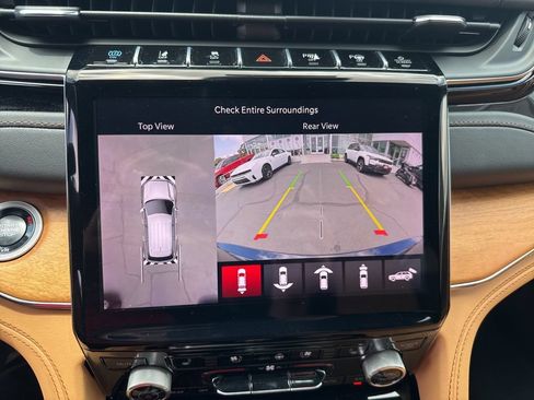 Certified 2024 Jeep Grand Cherokee Summit AWD/4WD image 23