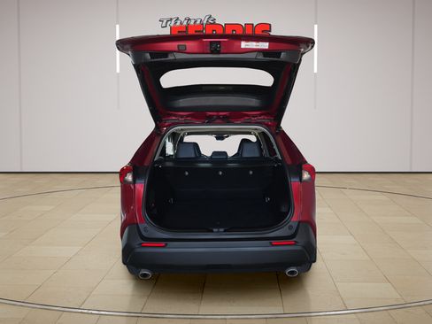 Used 2021 Toyota RAV4 XLE Premium AWD/4WD image 9