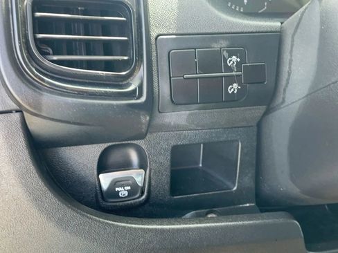 Used 2024 RAM ProMaster 2500 FWD image 17